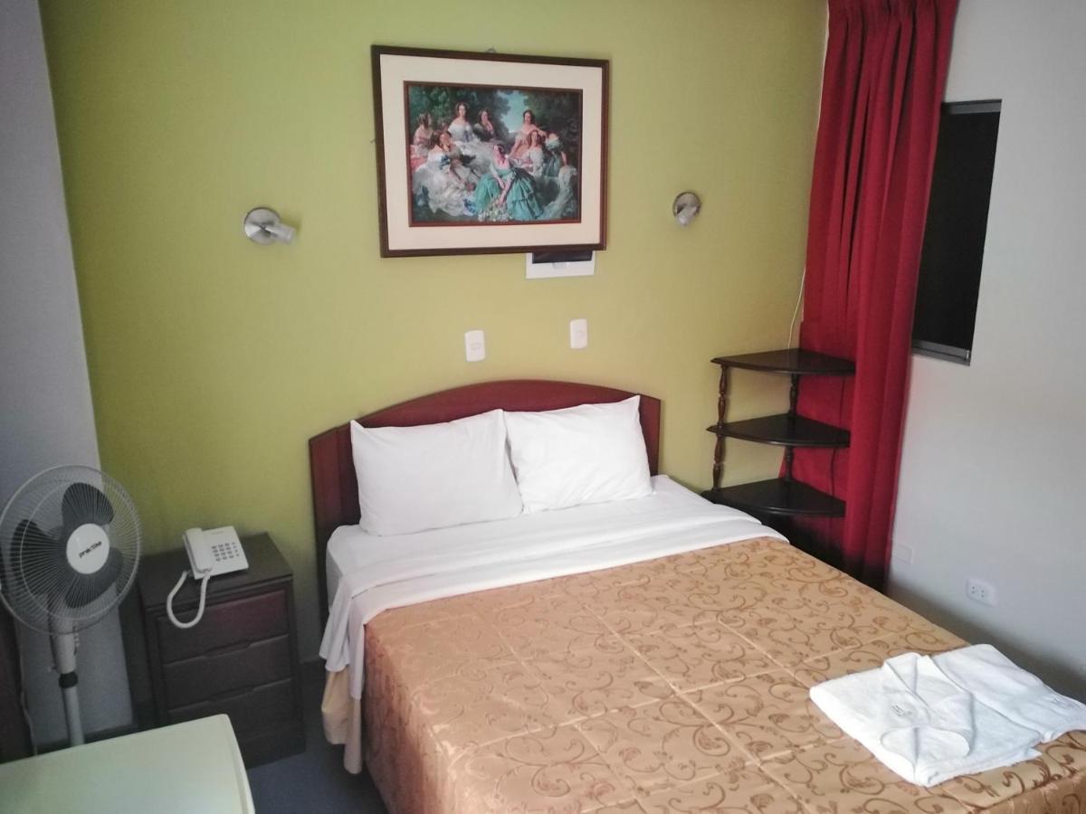 Hotel Plaza Bolognesi 344 Трухільйо Екстер'єр фото