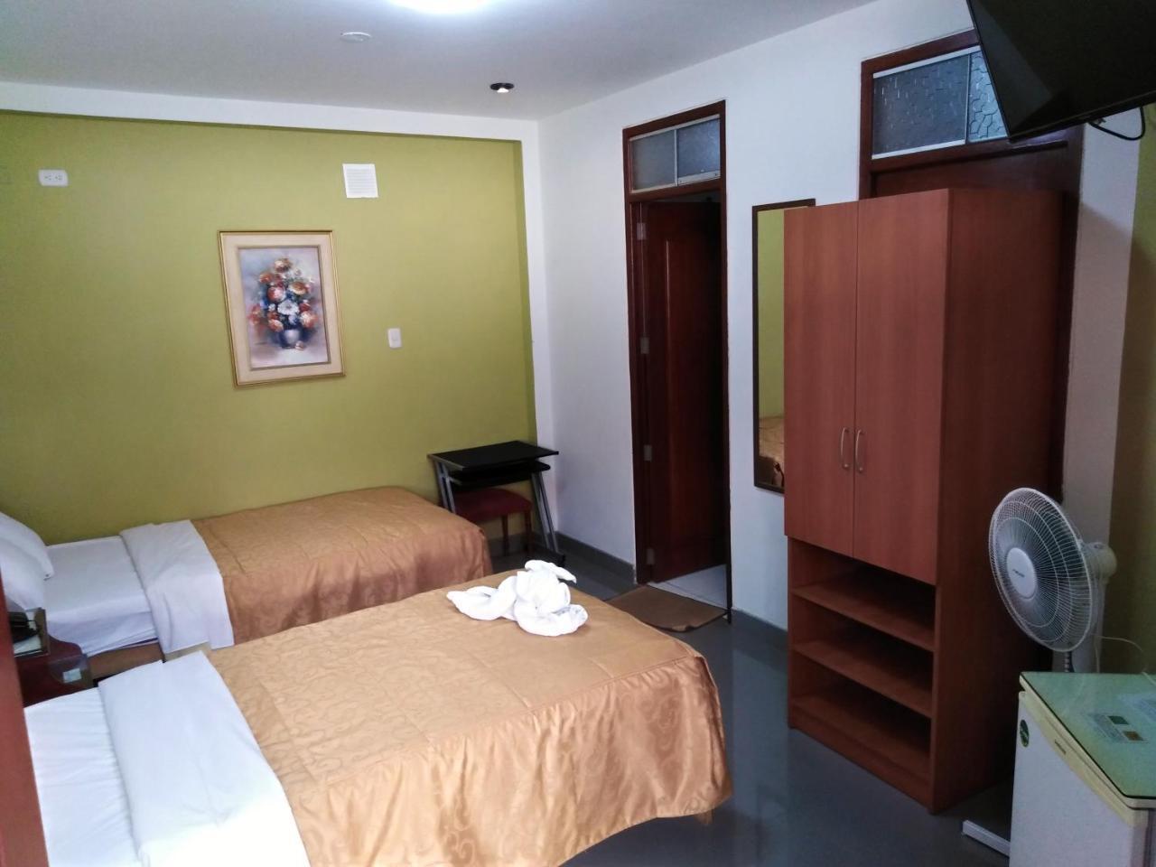 Hotel Plaza Bolognesi 344 Трухільйо Екстер'єр фото