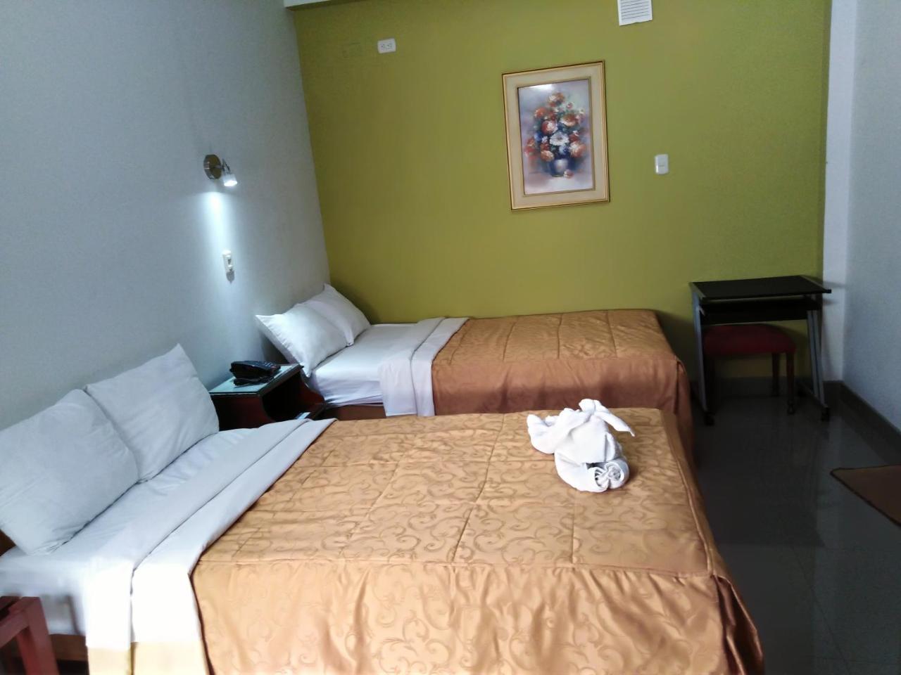 Hotel Plaza Bolognesi 344 Трухільйо Екстер'єр фото